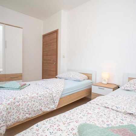 Apartmani Marica Plomin Eksteriør bilde